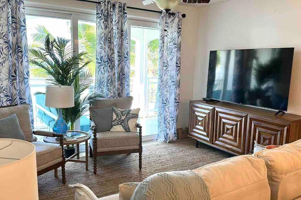 Maho Beach House - Luxe 1-Bedroom - Ocean View Buitenkant foto